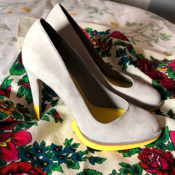Shoes - NWOT Cole Haan Lunargrand Chelsea Pumps
